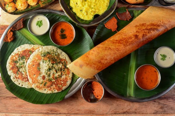 Exploring India’s Culinary Delights: Street Food, Regional Dishes, and Dining Etiquette for USA Visitors Exploring India’s Culinary Delights: Street Food, Regional Dishes, and Dining Etiquette for USA Visitors