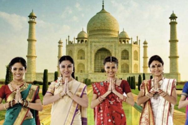 Navigating Cultural Etiquette in India: A Comprehensive Guide for Travelers Navigating Cultural Etiquette in India: A Comprehensive Guide for Travelers